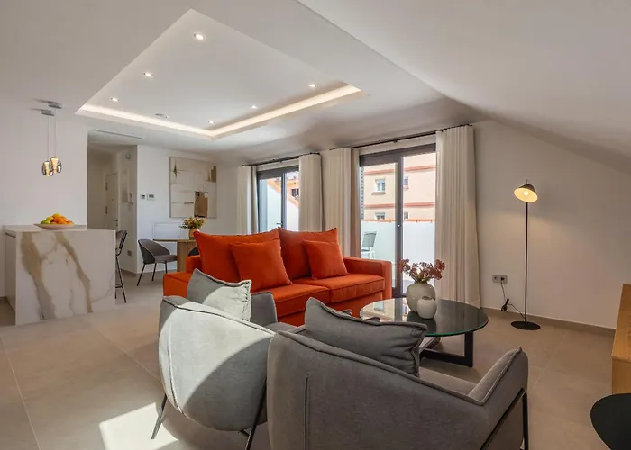 Apartament Atico Avenida Edf. Cayetana