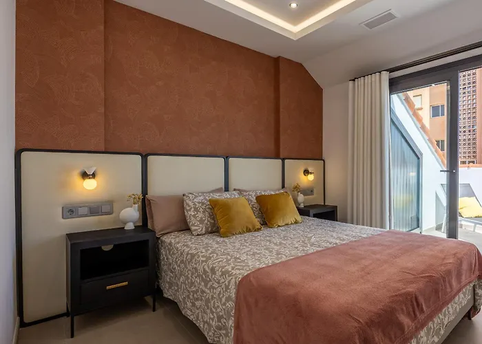 Atico Avenida Edf. Cayetana Apartament *