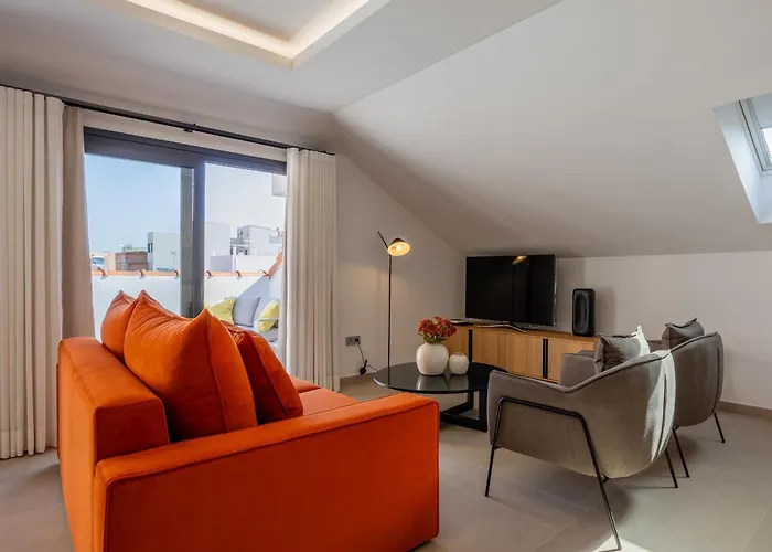 Atico Avenida Edf. Cayetana アパート *